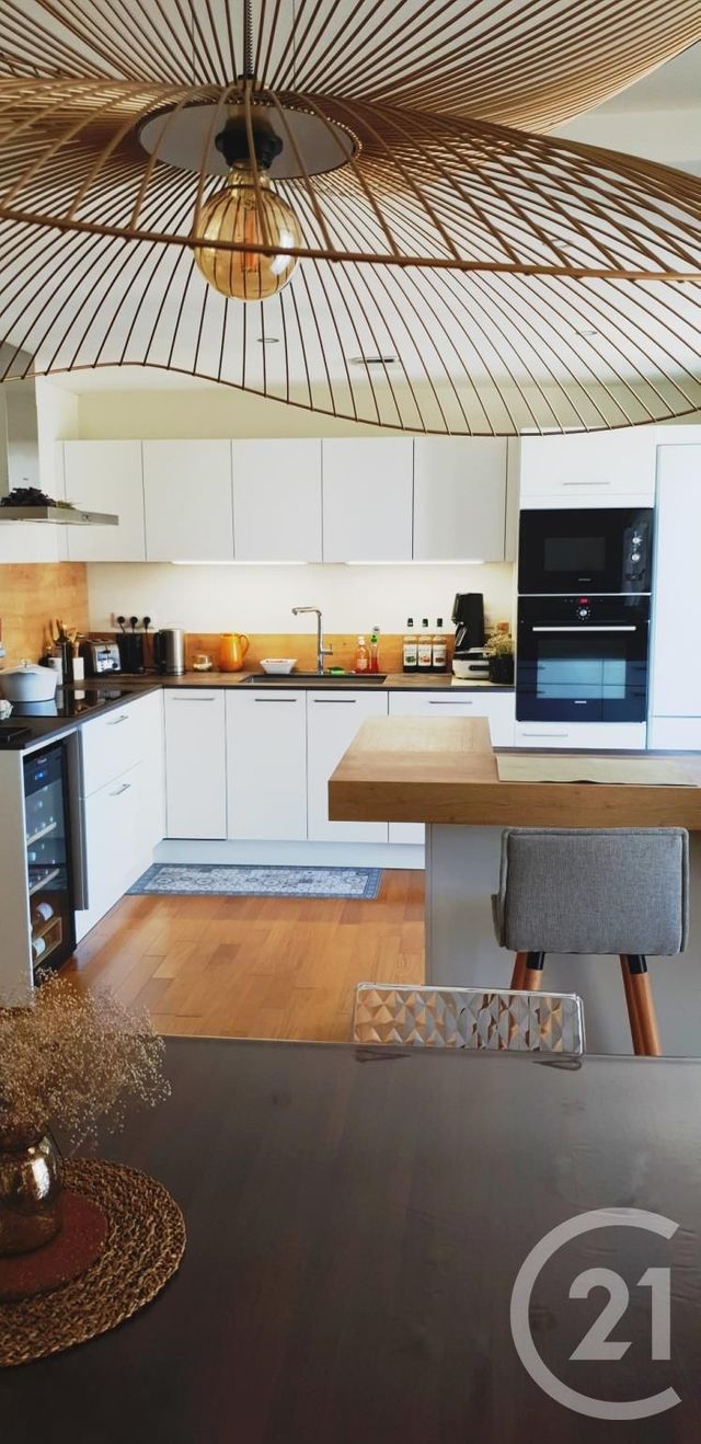 Appartement F3 à vendre - 3 pièces - 92.0 m2 - BRIVE LA GAILLARDE - 19 - LIMOUSIN - Century 21 Jaubert Et Regaudie Appartement F3 à vendre - 3 pièces - 92.0 m2 - BRIVE LA GAILLARDE - 19 - LIMOUSIN - Century 21 Jaubert Et Regaudie