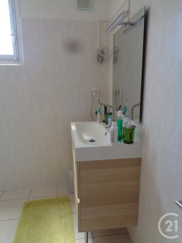 Appartement F4 à louer - 5 pièces - 81.68 m2 - BRIVE LA GAILLARDE - 19 - LIMOUSIN - Century 21 Jaubert Et Regaudie Appartement F4 à louer - 5 pièces - 81.68 m2 - BRIVE LA GAILLARDE - 19 - LIMOUSIN - Century 21 Jaubert Et Regaudie