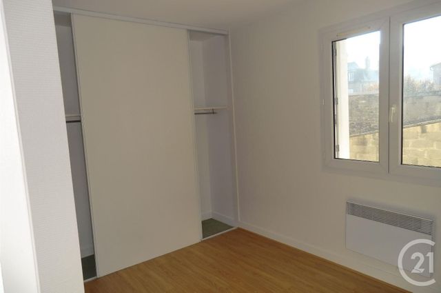 Appartement F2 à louer - 2 pièces - 41.69 m2 - BRIVE LA GAILLARDE - 19 - LIMOUSIN - Century 21 Jaubert Et Regaudie Appartement F2 à louer - 2 pièces - 41.69 m2 - BRIVE LA GAILLARDE - 19 - LIMOUSIN - Century 21 Jaubert Et Regaudie