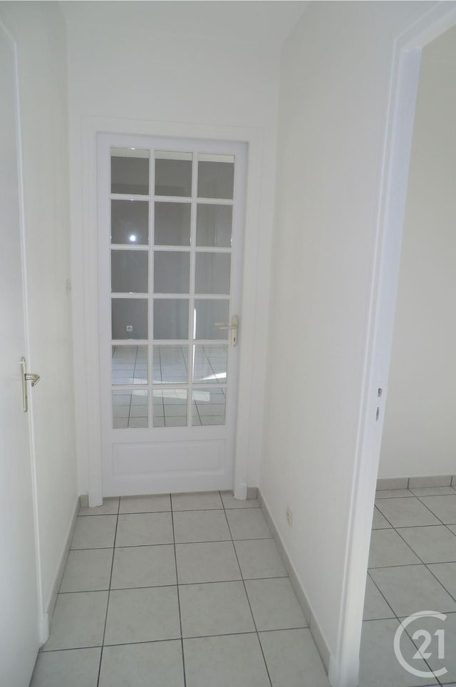 Appartement F2 à louer - 2 pièces - 41.69 m2 - BRIVE LA GAILLARDE - 19 - LIMOUSIN - Century 21 Jaubert Et Regaudie Appartement F2 à louer - 2 pièces - 41.69 m2 - BRIVE LA GAILLARDE - 19 - LIMOUSIN - Century 21 Jaubert Et Regaudie