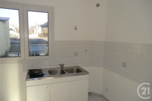 Appartement F2 à louer - 2 pièces - 41.69 m2 - BRIVE LA GAILLARDE - 19 - LIMOUSIN - Century 21 Jaubert Et Regaudie Appartement F2 à louer - 2 pièces - 41.69 m2 - BRIVE LA GAILLARDE - 19 - LIMOUSIN - Century 21 Jaubert Et Regaudie