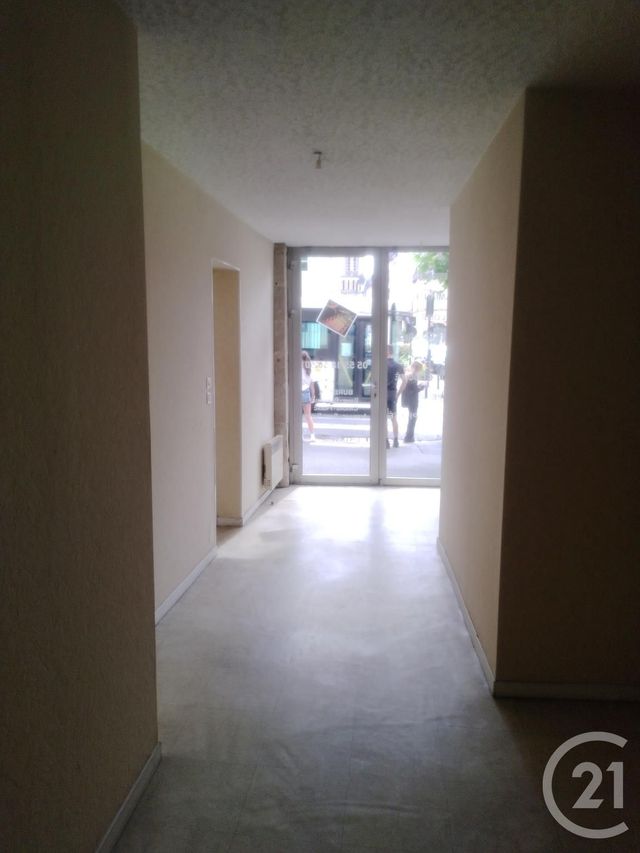 Afficher la photo en grand commerce à louer - 47.0 m2 - BRIVE LA GAILLARDE - 19 - LIMOUSIN - Century 21 Jaubert Et Regaudie