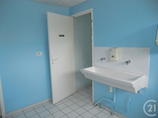Afficher la photo en grand commerce à louer - 1500.0 m2 - BRIVE LA GAILLARDE - 19 - LIMOUSIN - Century 21 Jaubert Et Regaudie