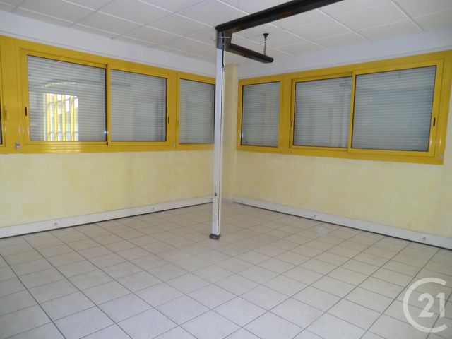 Afficher la photo en grand commerce à louer - 1500.0 m2 - BRIVE LA GAILLARDE - 19 - LIMOUSIN - Century 21 Jaubert Et Regaudie