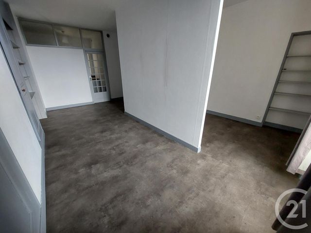 Afficher la photo en grand Appartement F1 bis à louer - 2 pièces - 35.5 m2 - BRIVE LA GAILLARDE - 19 - LIMOUSIN - Century 21 Jaubert Et Regaudie