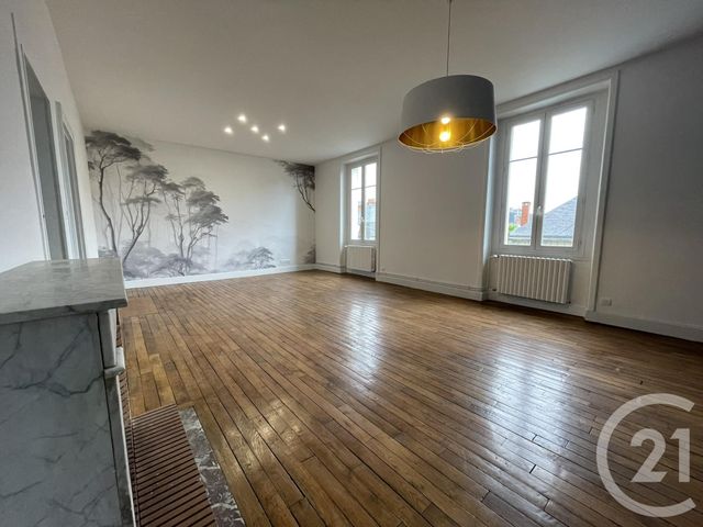 Afficher la photo en grand Appartement F4 à vendre - 4 pièces - 104.1 m2 - BRIVE LA GAILLARDE - 19 - LIMOUSIN - Century 21 Jaubert Et Regaudie