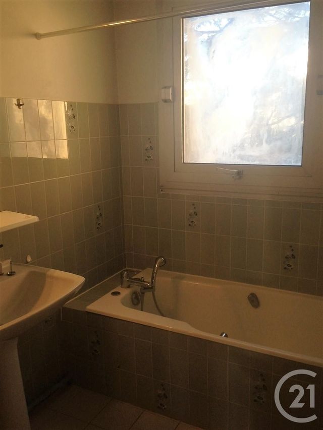 Appartement F3 à louer - 3 pièces - 67.16 m2 - BRIVE LA GAILLARDE - 19 - LIMOUSIN - Century 21 Jaubert Et Regaudie