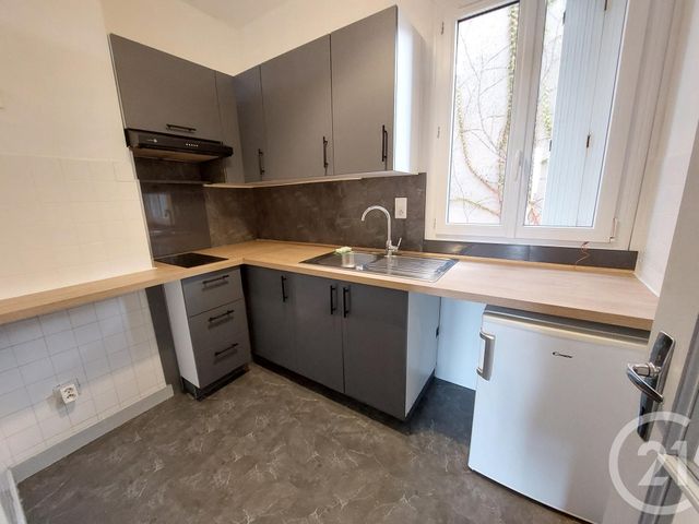 Appartement F1 bis à louer - 2 pièces - 35.5 m2 - BRIVE LA GAILLARDE - 19 - LIMOUSIN - Century 21 Jaubert Et Regaudie