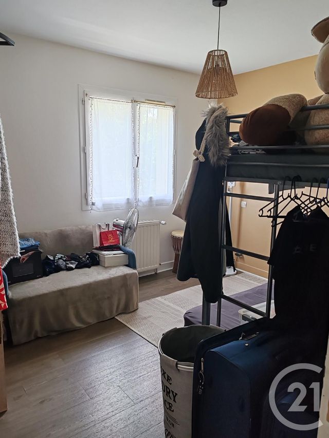 maison à louer - 5 pièces - 92.22 m2 - ST PANTALEON DE LARCHE - 19 - LIMOUSIN - Century 21 Jaubert Et Regaudie