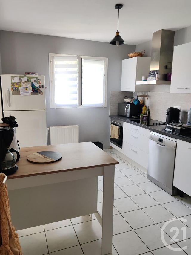 maison à louer - 5 pièces - 92.22 m2 - ST PANTALEON DE LARCHE - 19 - LIMOUSIN - Century 21 Jaubert Et Regaudie