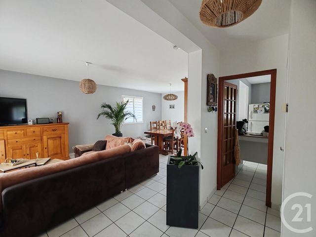 maison à louer - 5 pièces - 92.22 m2 - ST PANTALEON DE LARCHE - 19 - LIMOUSIN - Century 21 Jaubert Et Regaudie