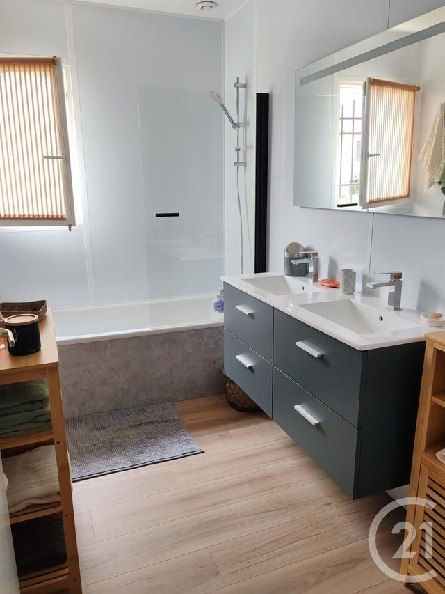 maison à louer - 5 pièces - 92.22 m2 - ST PANTALEON DE LARCHE - 19 - LIMOUSIN - Century 21 Jaubert Et Regaudie