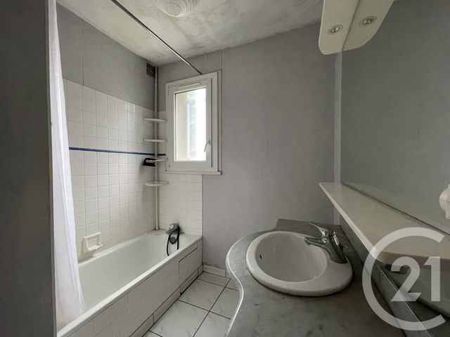 Appartement F4 à vendre - 3 pièces - 82.5 m2 - BRIVE LA GAILLARDE - 19 - LIMOUSIN - Century 21 Jaubert Et Regaudie